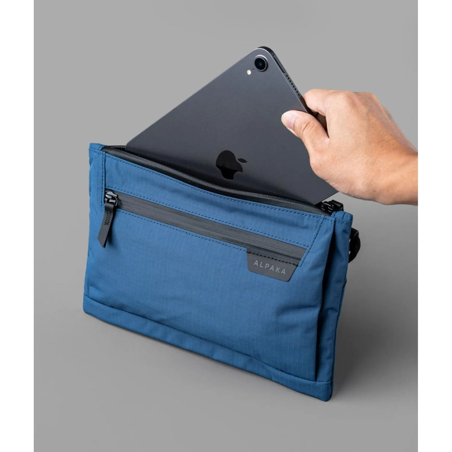 ALPAKA Zip Pouch Max V2