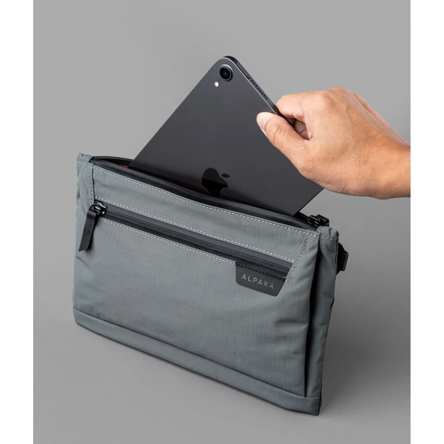 ALPAKA Zip Pouch Max V2