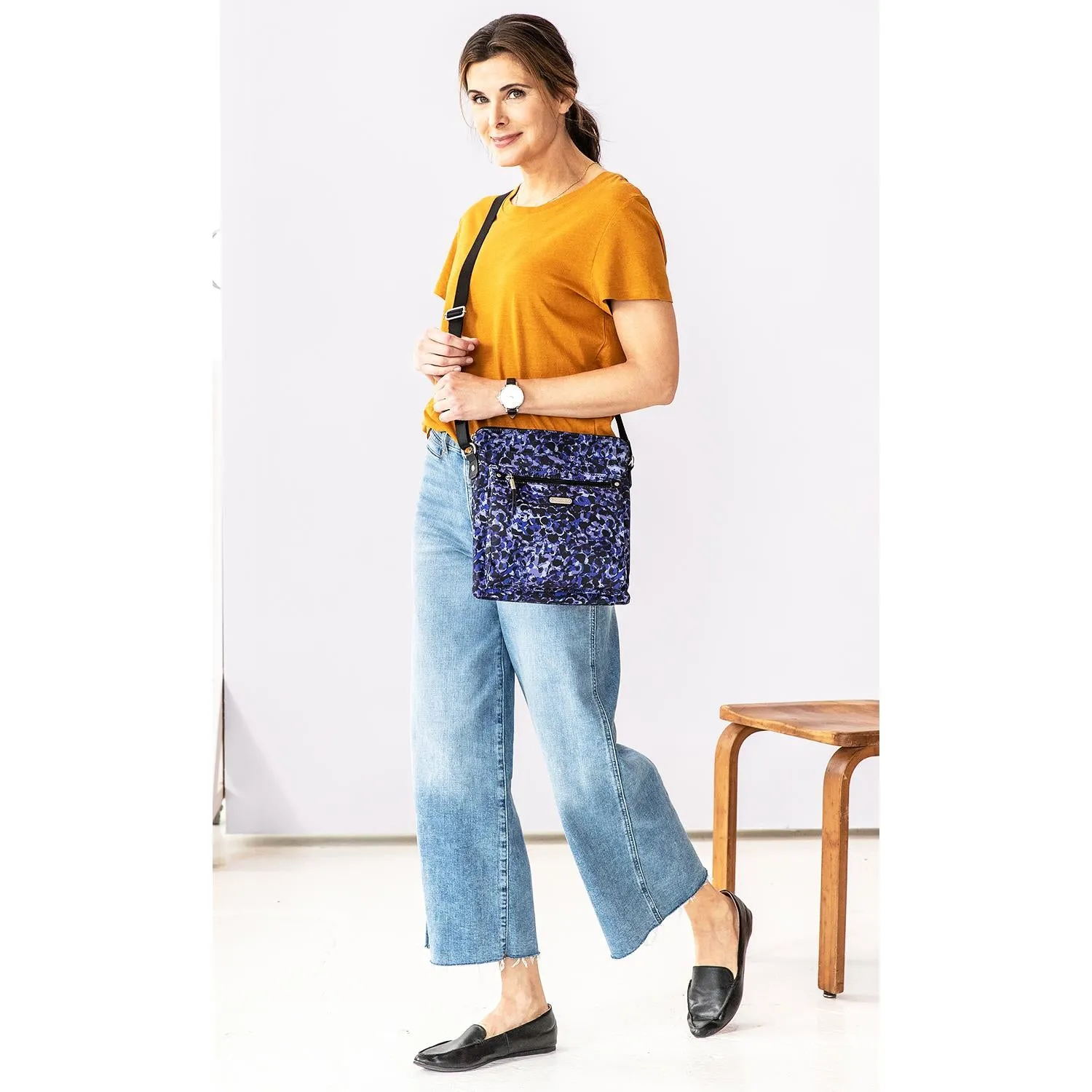 Baggallini Go Bagg with RFID Phone Wristlet Deep Fuchsia Nylon