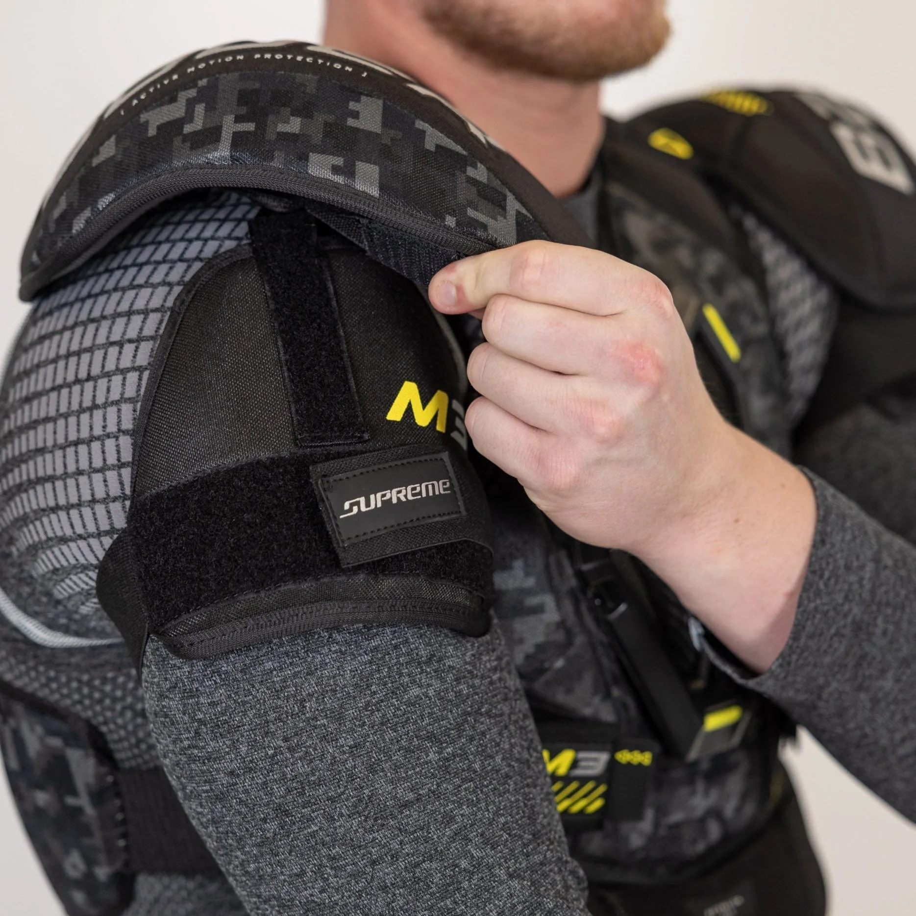 Bauer Supreme M3 Intermediate Hockey Shoulder Pads