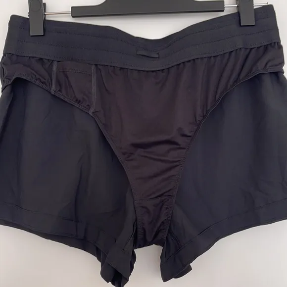 Breathe Run SHORT - Black / Reflective Silver