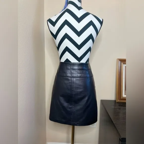 Cache soft calfskin moto leather mini skirt black size 4