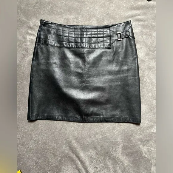 Cache soft calfskin moto leather mini skirt black size 4