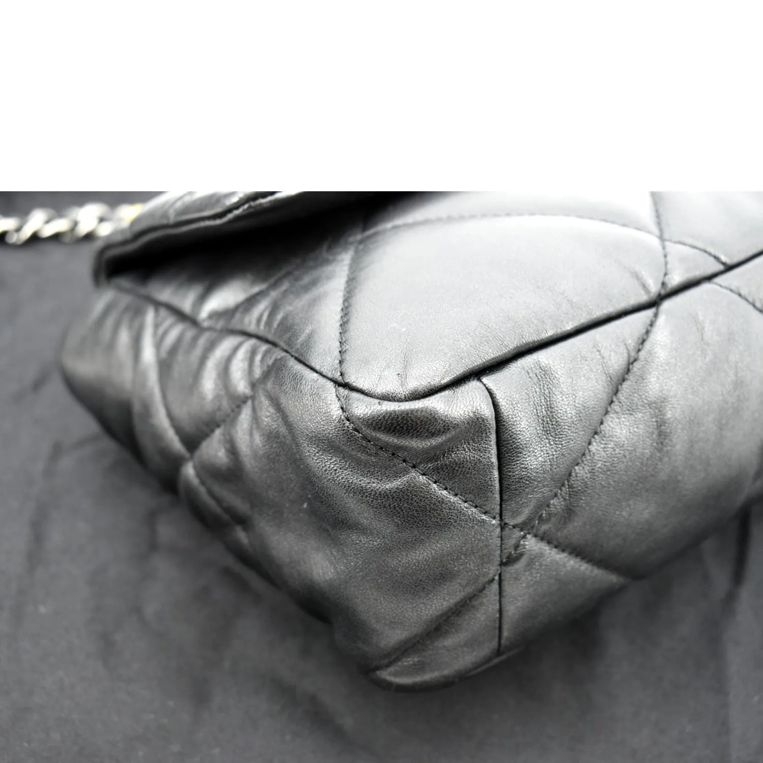 CHANEL 19 Flap Quilted Lambskin Leather Shoulder Bag Black