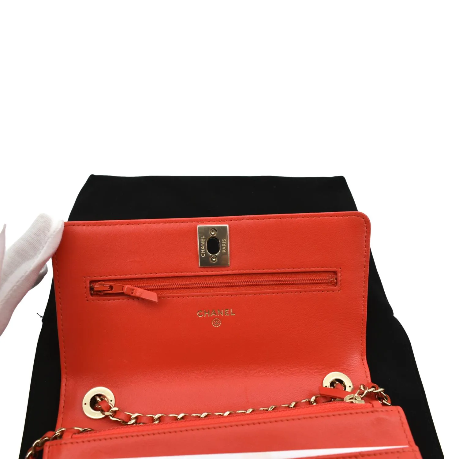 CHANEL Trendy CC Woc Lambskin Leather Crossbody Bag Red