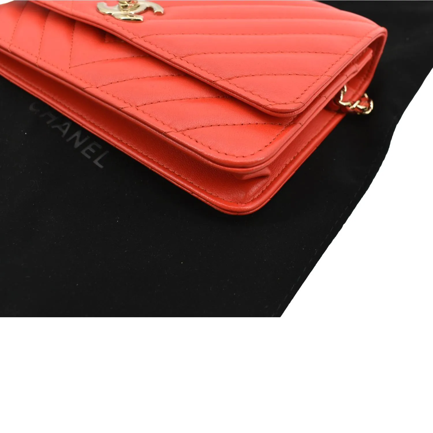 CHANEL Trendy CC Woc Lambskin Leather Crossbody Bag Red