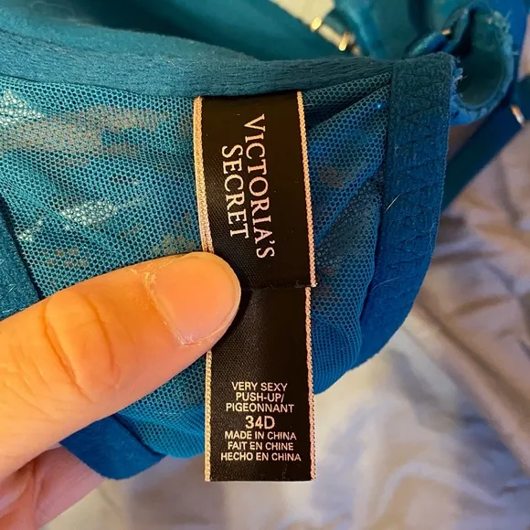 Deadstock Victoria’s Secret Push Up Bra and Garter Belt Set