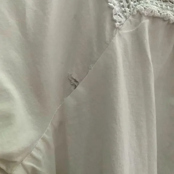EILEEN WEST  100% COTTON NIGHTGOWN RIBBON AND CROCHET DETAIL WHITE SMALL