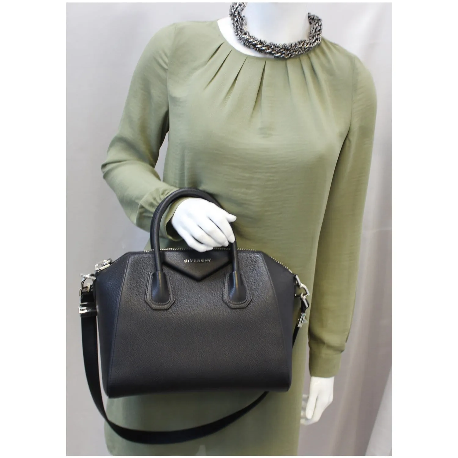 GIVENCHY Antigona Small Goatskin Leather Shoulder Bag Black