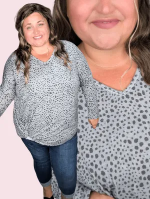 Gwenna Spotted   Knotted Vneck Pullover in Grays
