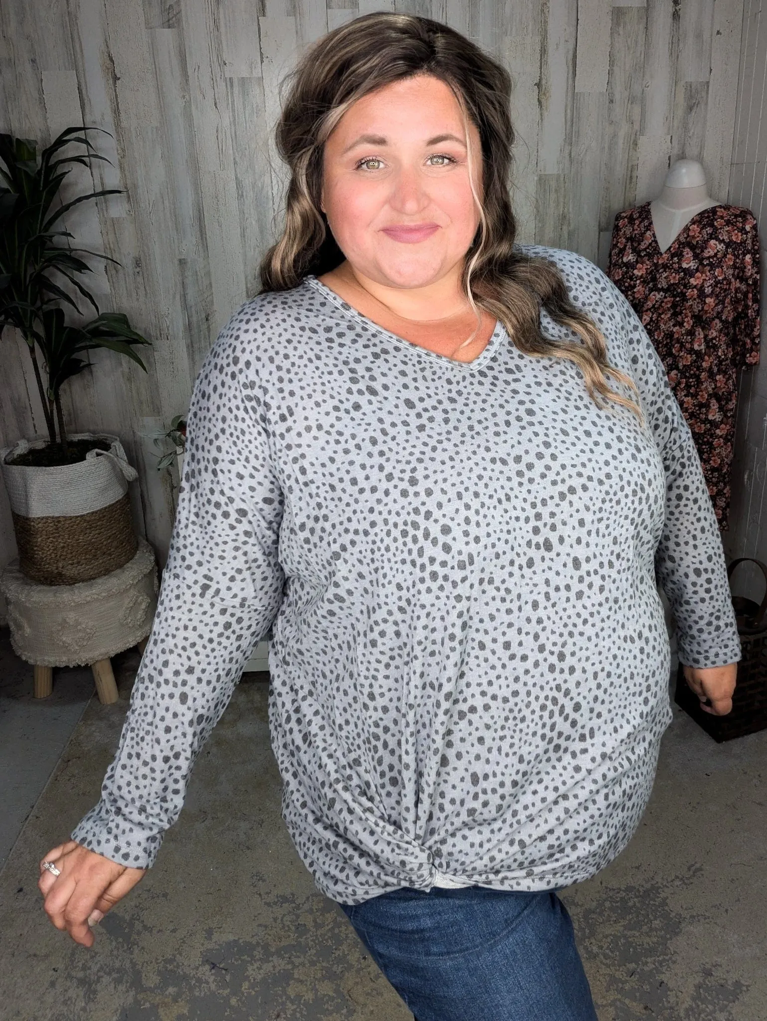 Gwenna Spotted   Knotted Vneck Pullover in Grays