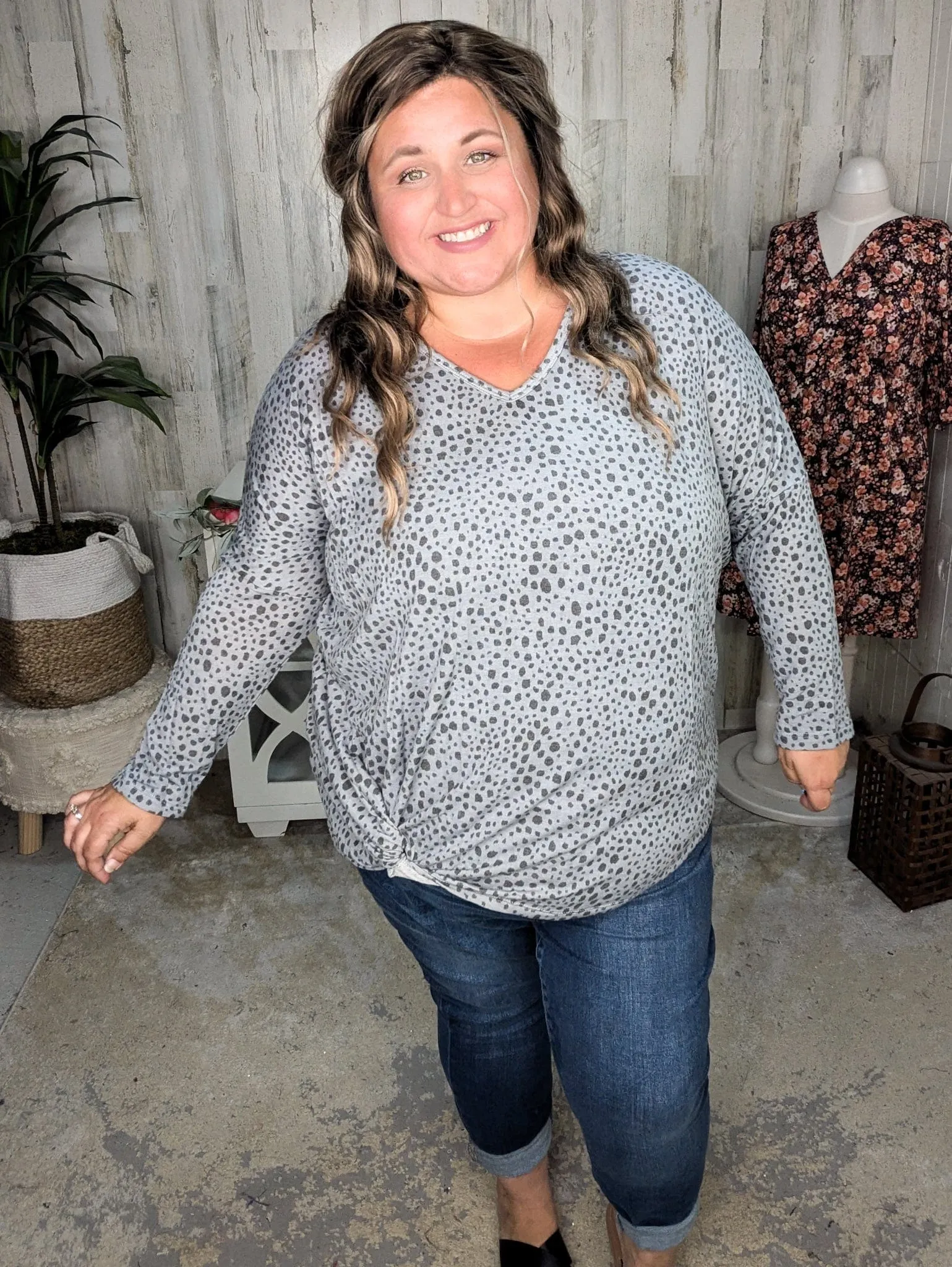 Gwenna Spotted   Knotted Vneck Pullover in Grays