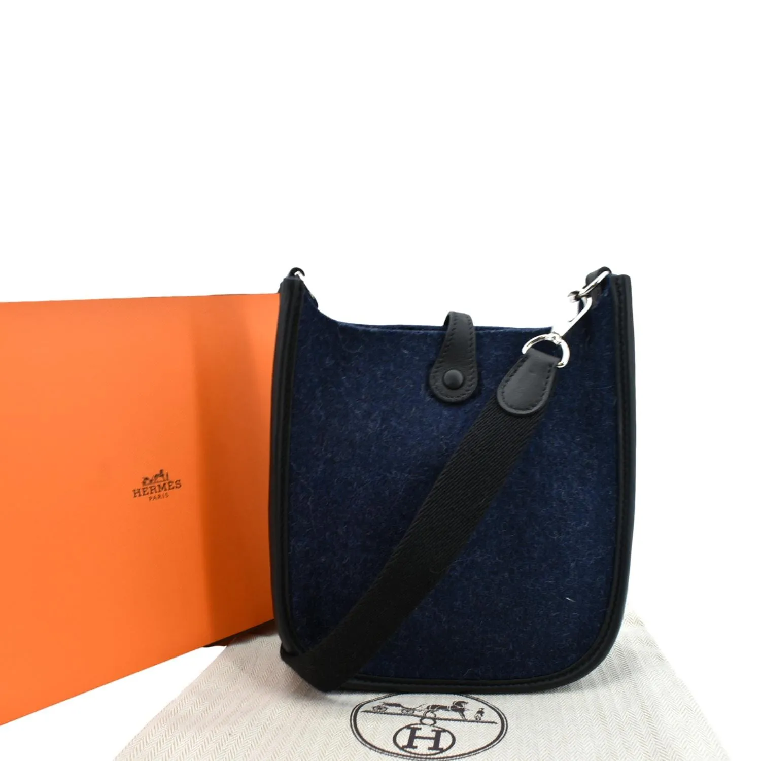 HERMES Evelyne Amazone TPM Feutre Swift Crossbody Bag Leu Nuit