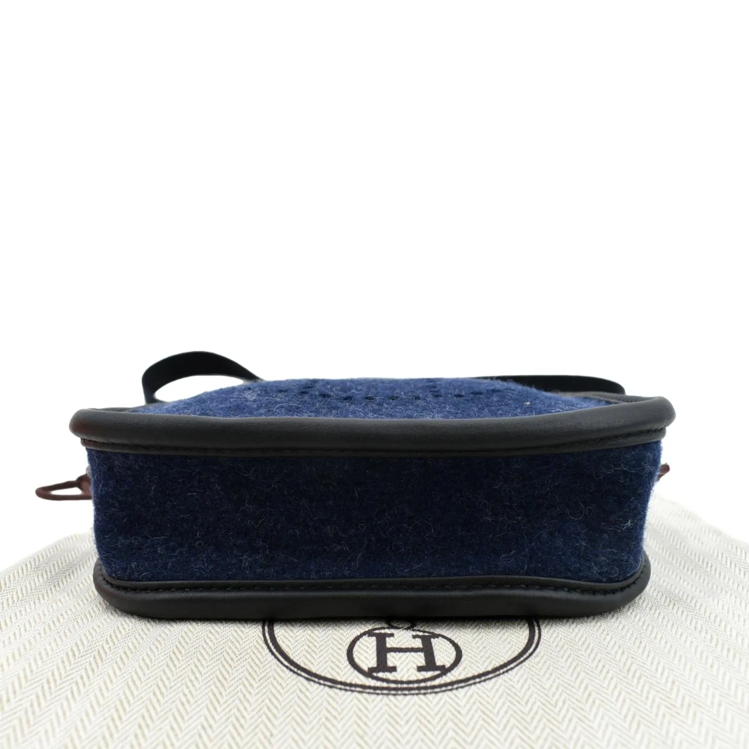 HERMES Evelyne Amazone TPM Feutre Swift Crossbody Bag Leu Nuit
