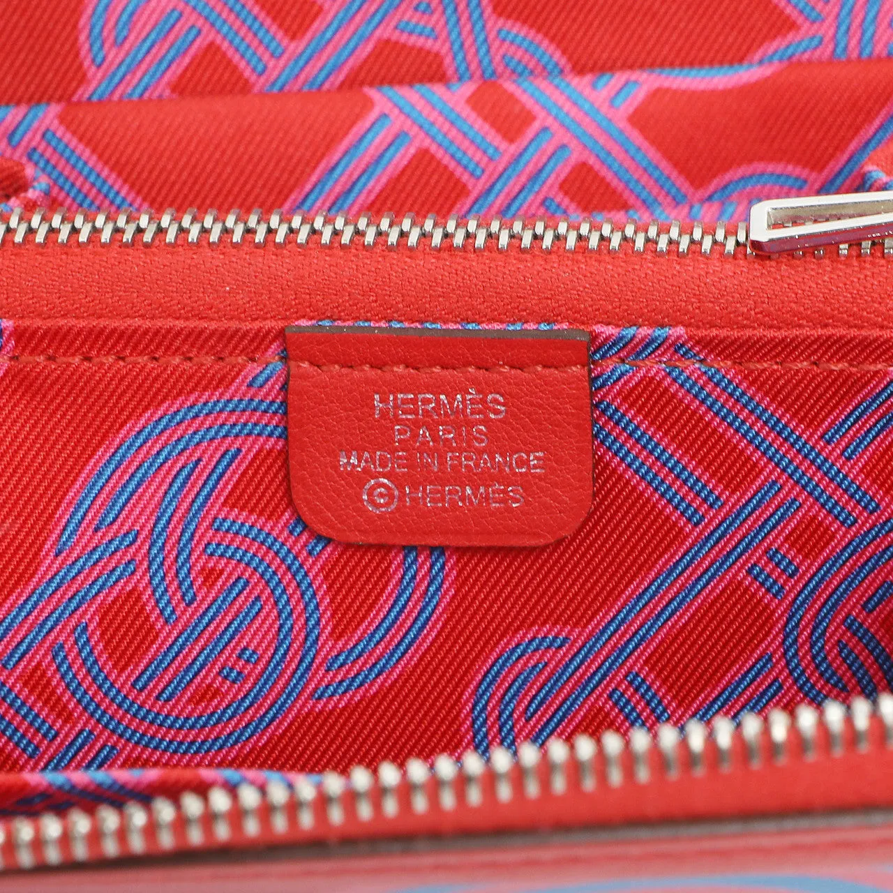 Hermes Rouge De Coeur Swift Noeuds Marins Silk'in Compact Zip  Wallet