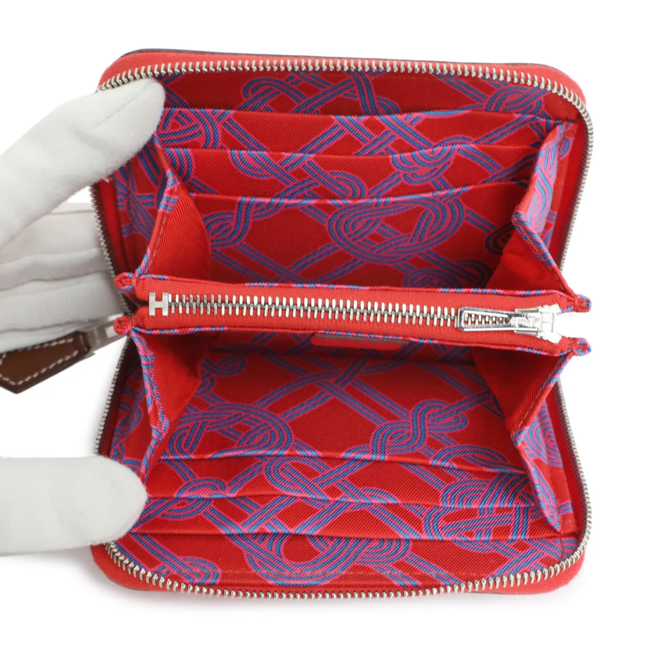 Hermes Rouge De Coeur Swift Noeuds Marins Silk'in Compact Zip  Wallet