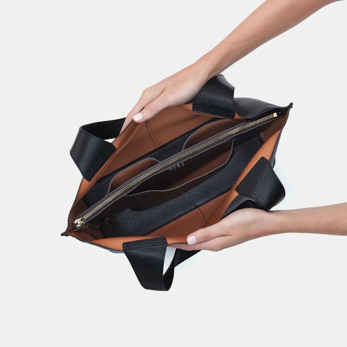 HOBO Vida Tote in Micro Pebble Leather - Black