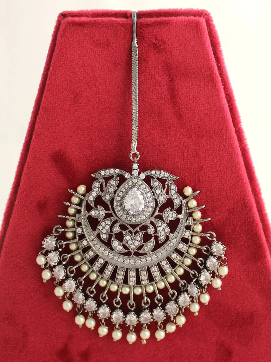 Lavanya Maang Tikka