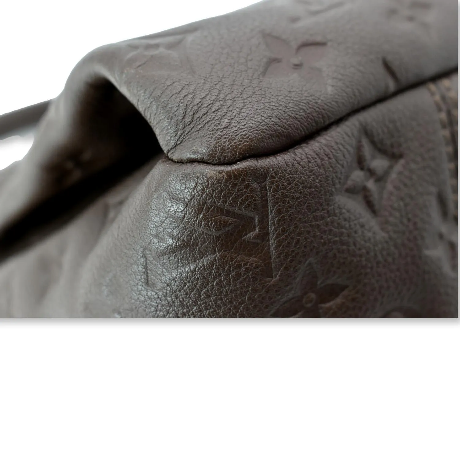 LOUIS VUITTON Artsy MM Empreinte Leather Shoulder Bag Ombre