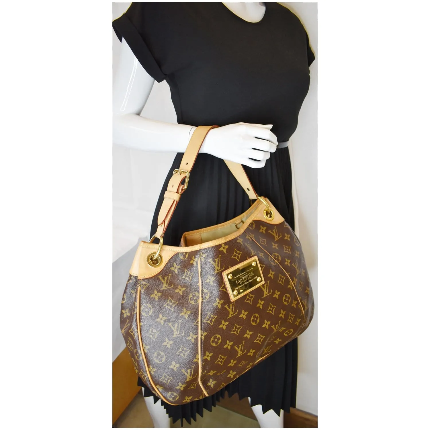 LOUIS VUITTON Galliera PM Monogram Canvas Shoulder Bag Brown