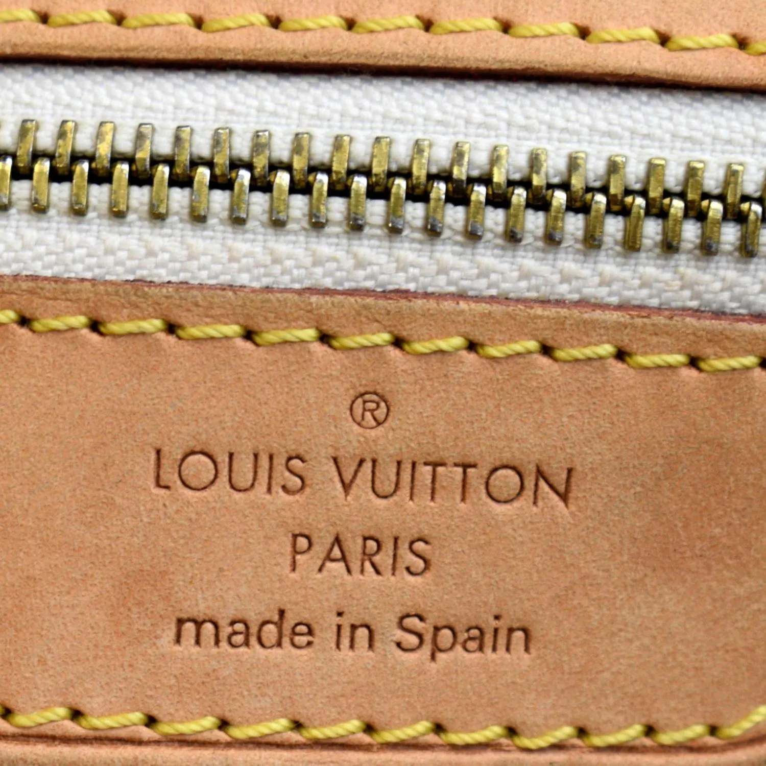 LOUIS VUITTON Hampstead MM Damier Azur Shoulder Bag White