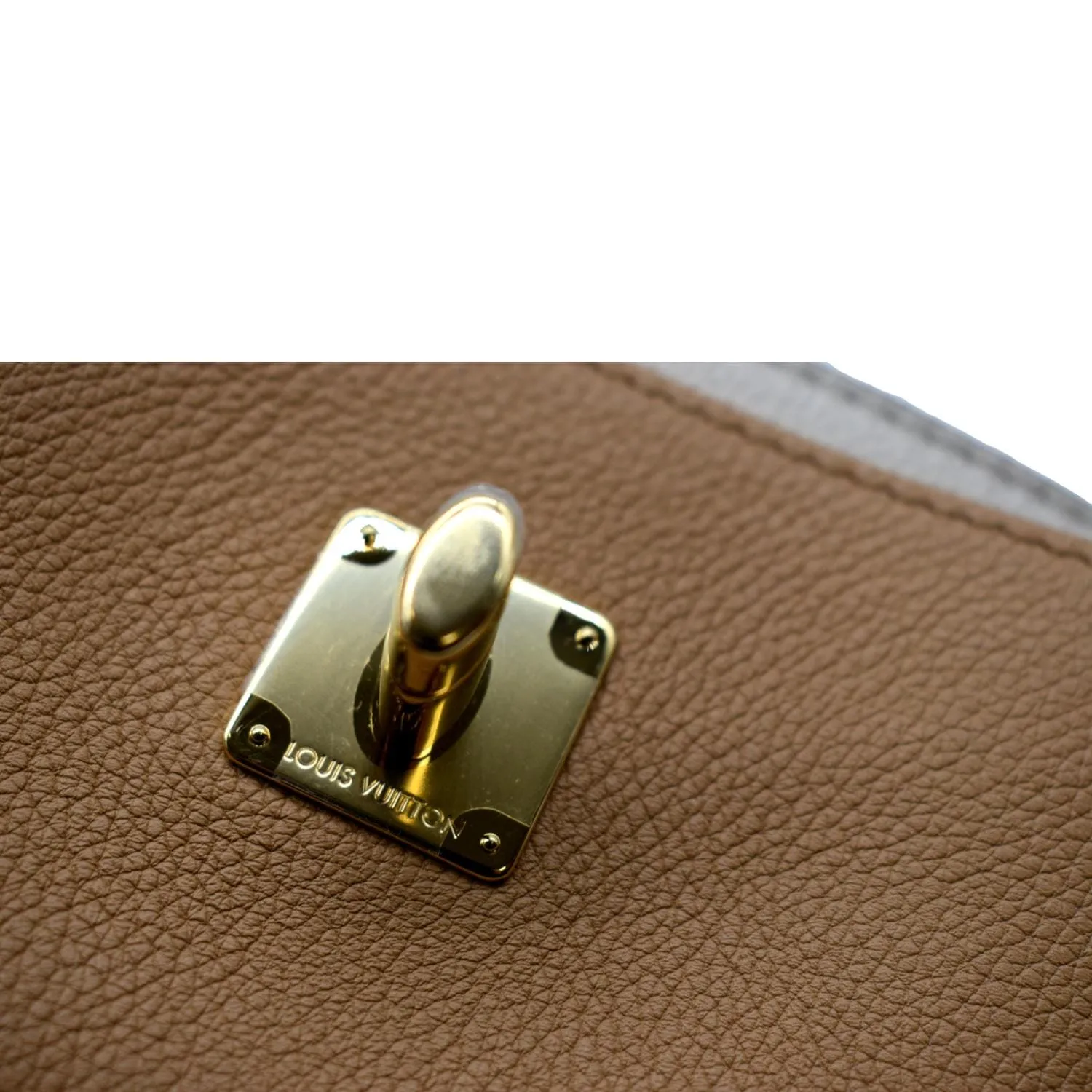 LOUIS VUITTON Lockme Tender Grained Calfskin Leather Shoulder Bag Quartz