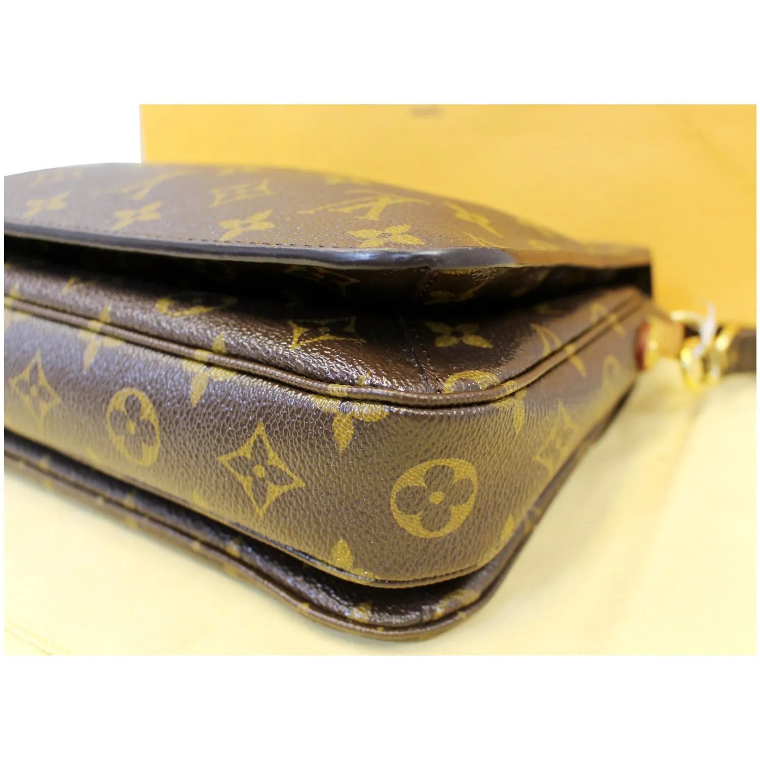 LOUIS VUITTON Metis Pochette Monogram Canvas Crossbody Bag