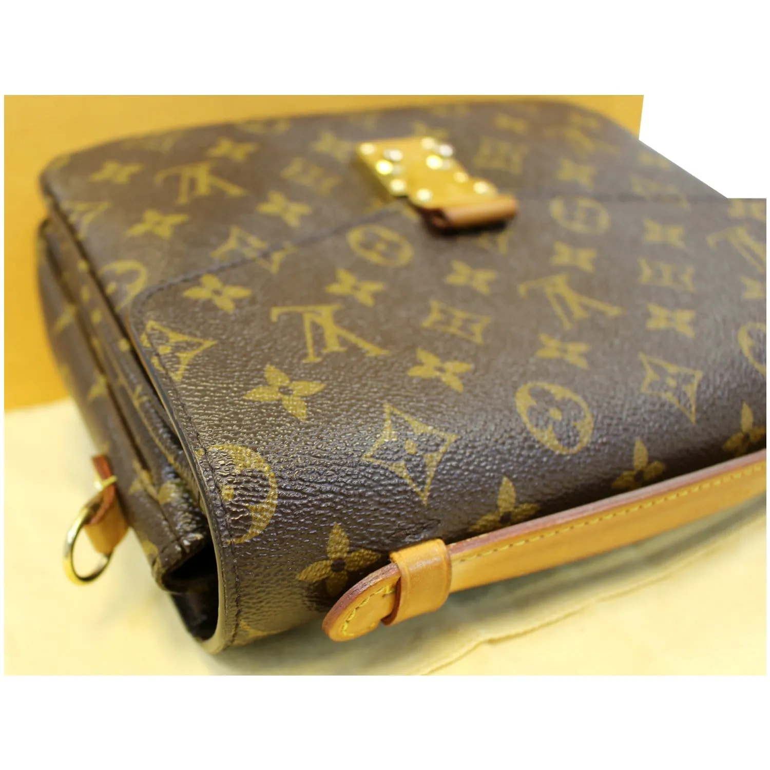 LOUIS VUITTON Metis Pochette Monogram Canvas Crossbody Bag