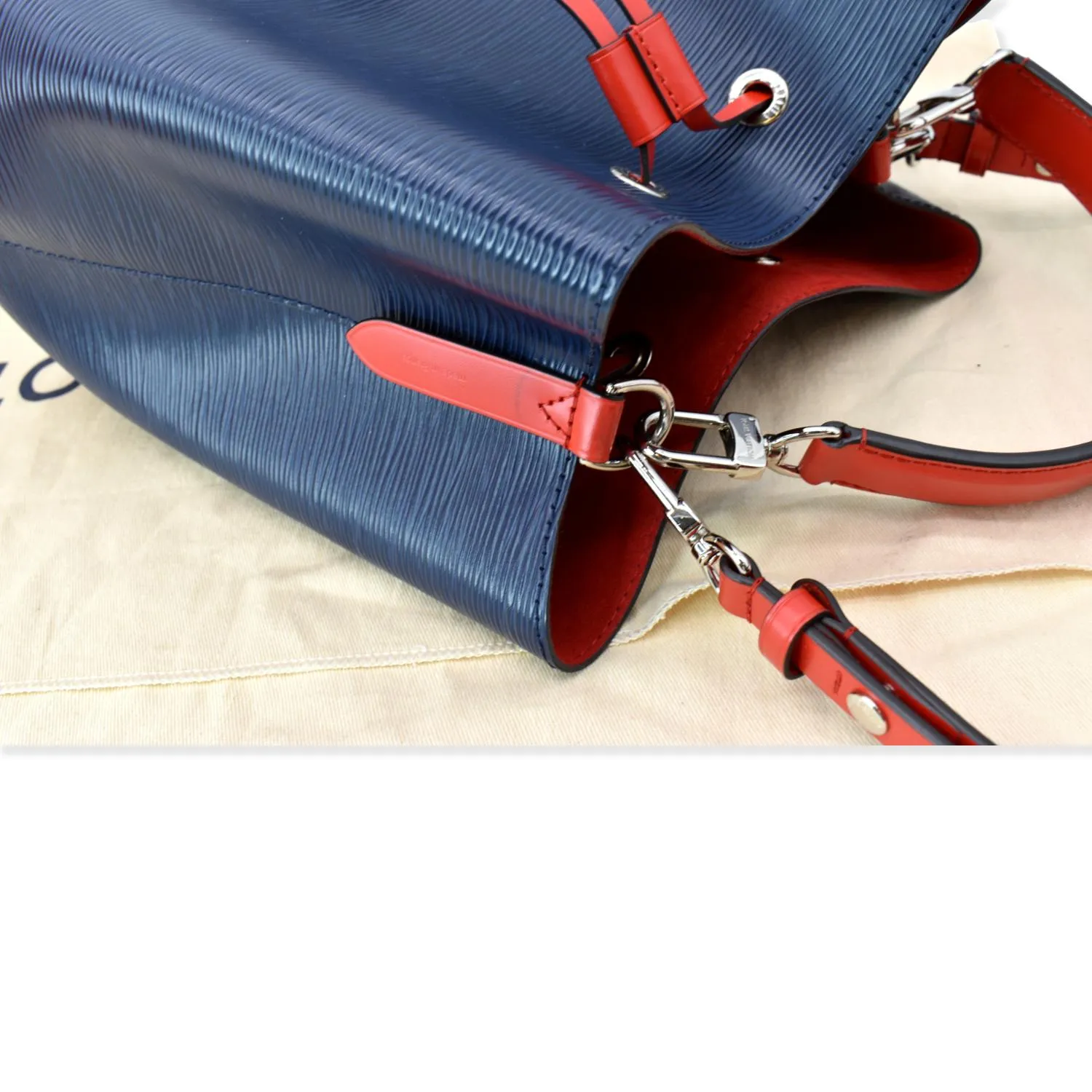 LOUIS VUITTON Neonoe Epi Leather Shoulder Bag Indigo