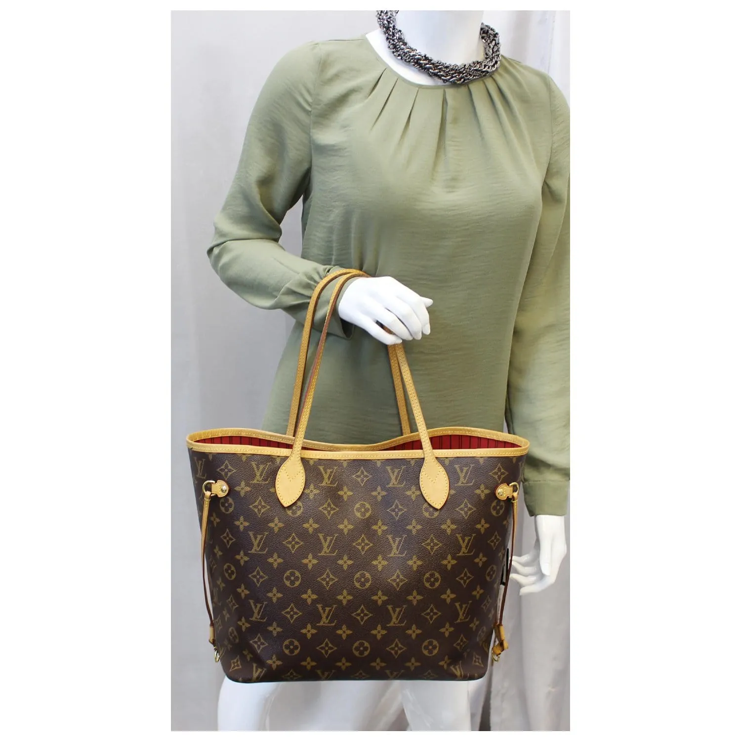 LOUIS VUITTON Neverfull MM Monogram Canvas Tote Bag