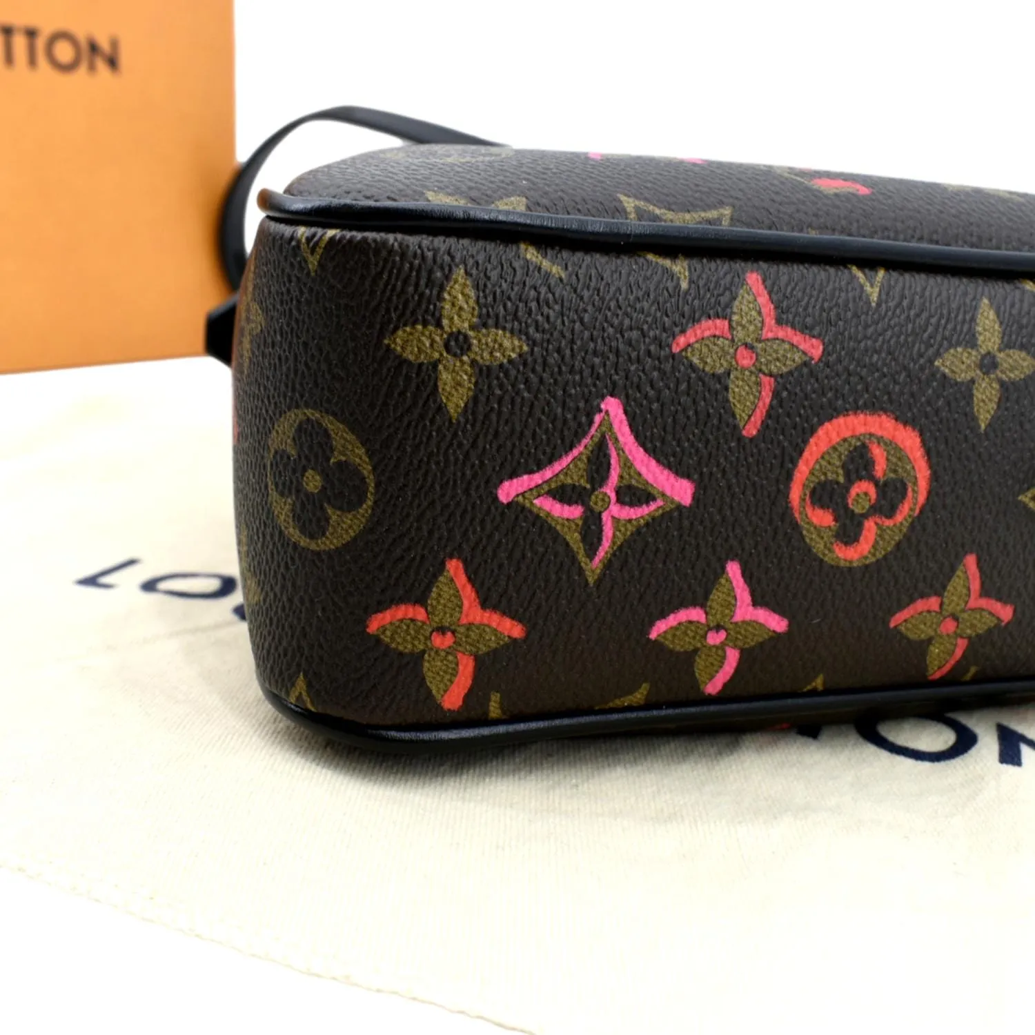 LOUIS VUITTON Sac Coeur Heart Monogram Canvas Crossbody Bag Brown