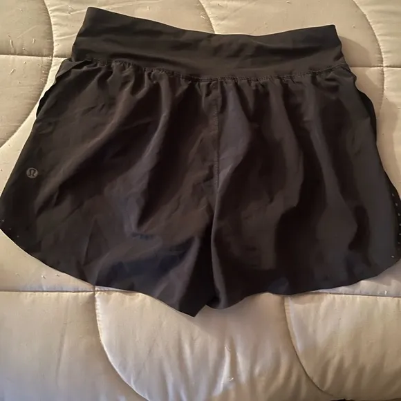 Lululemon Fast and Free Reflective High-Rise Classic-Fit Short 3&quot; Black size 6
