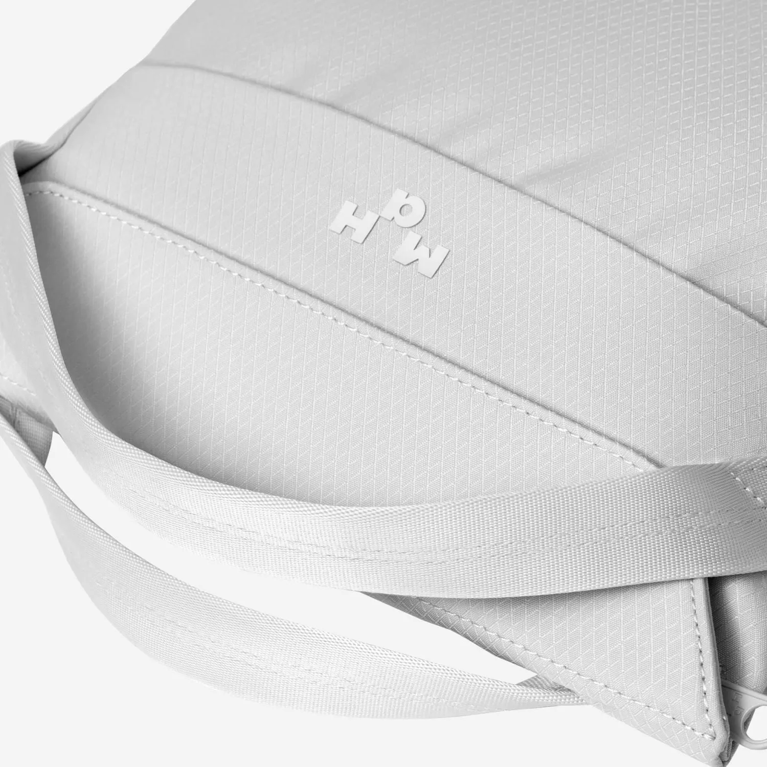 MAH Airy Cross 4L Sling Bag