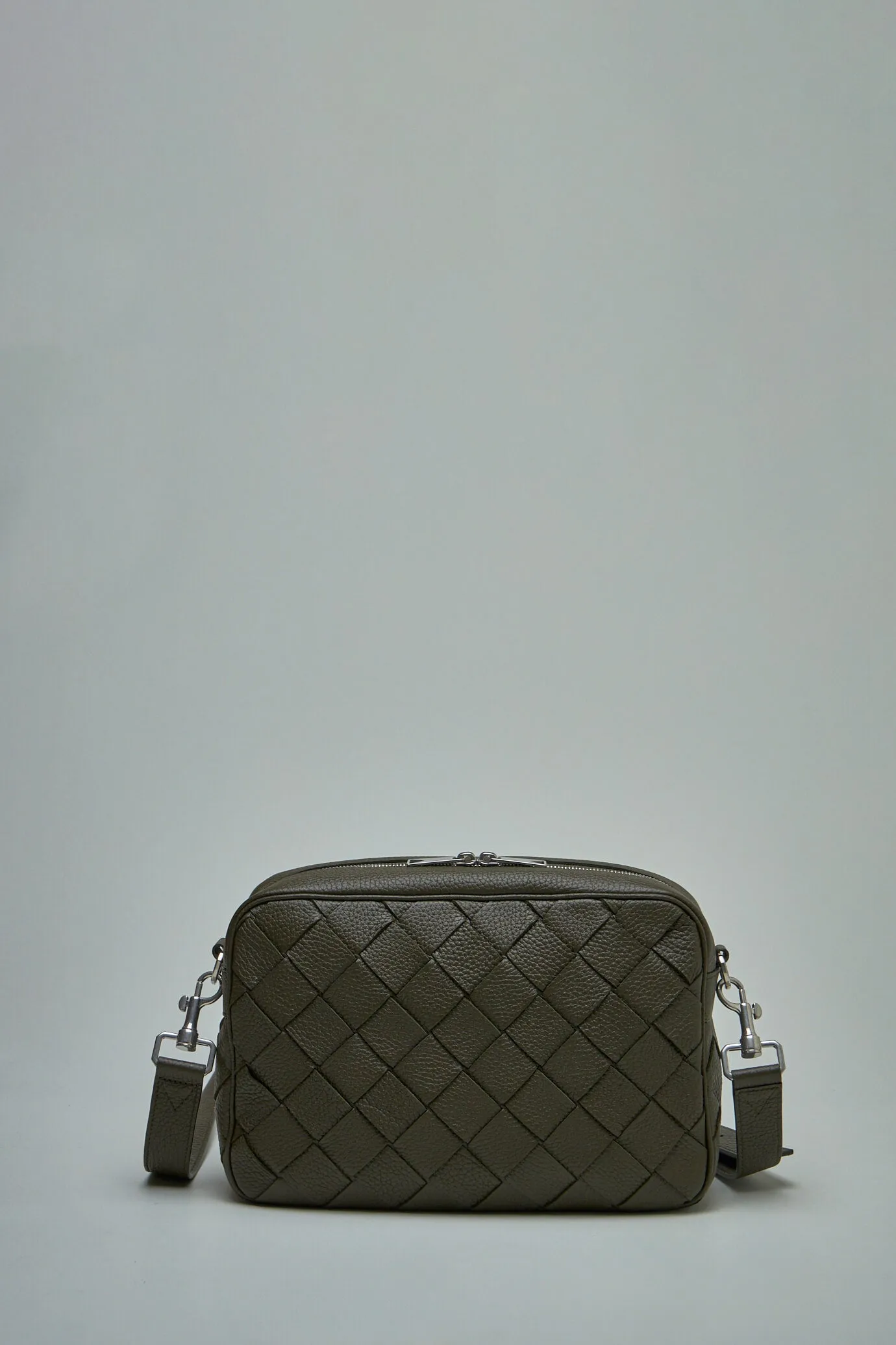 Medium Intrecciato Camera Bag