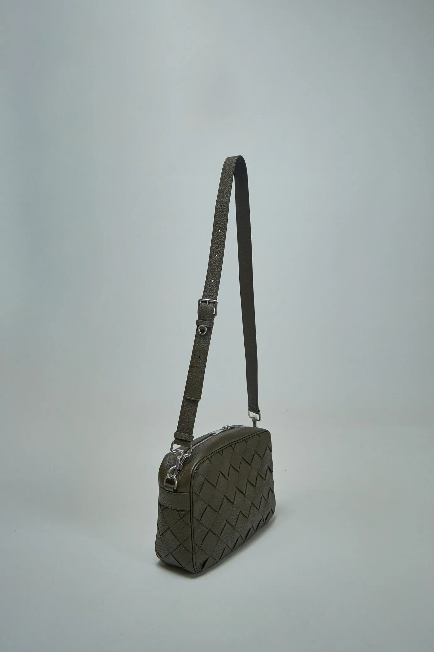 Medium Intrecciato Camera Bag