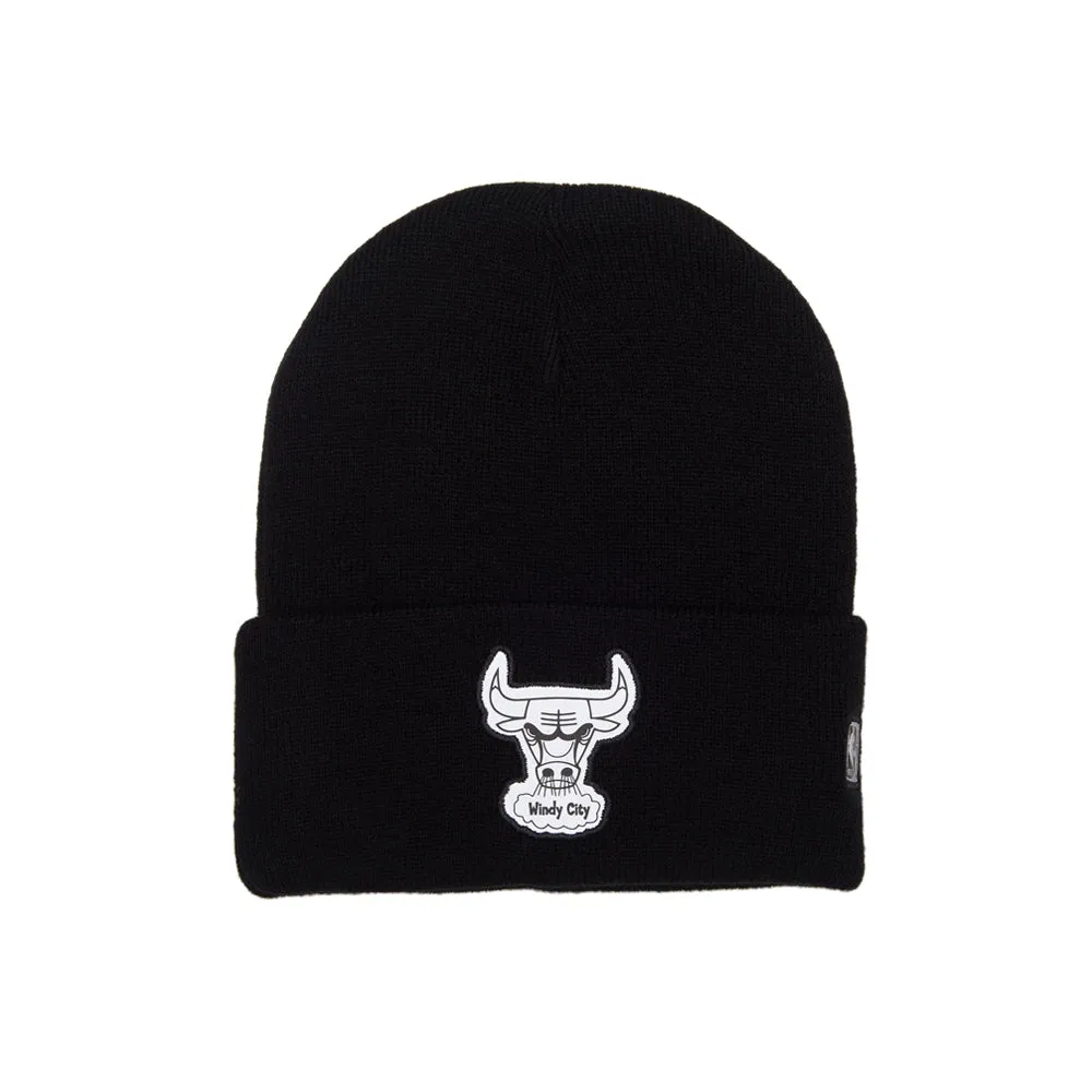 Mitchell & Ness - Chicago Bulls Reflective Team Logo Knit Cuff - Beanie - Black