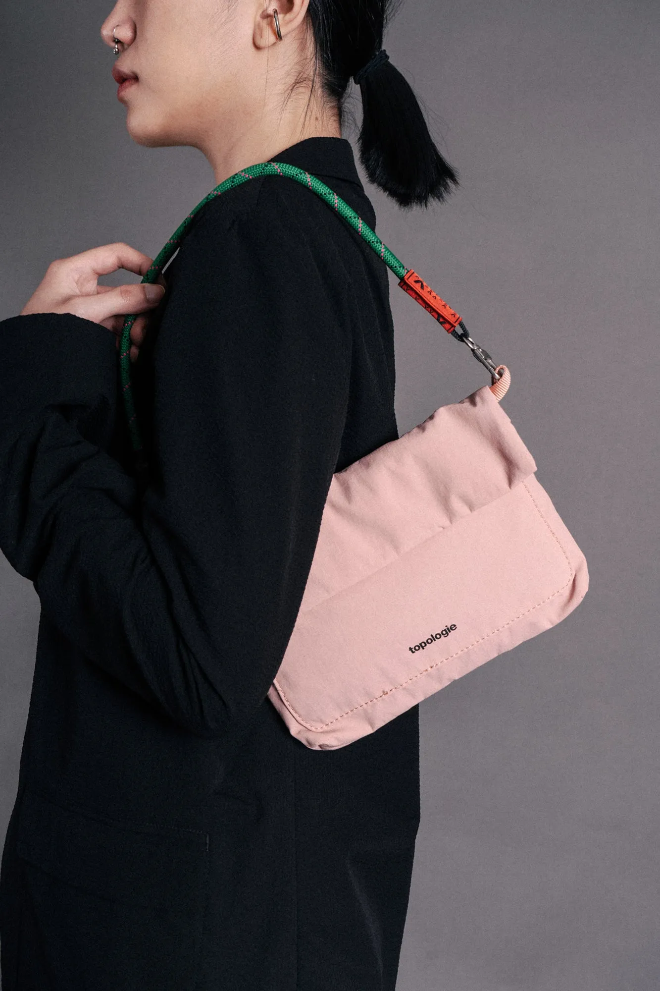 Musette Small / Black / 8.0mm Oxide Reflective