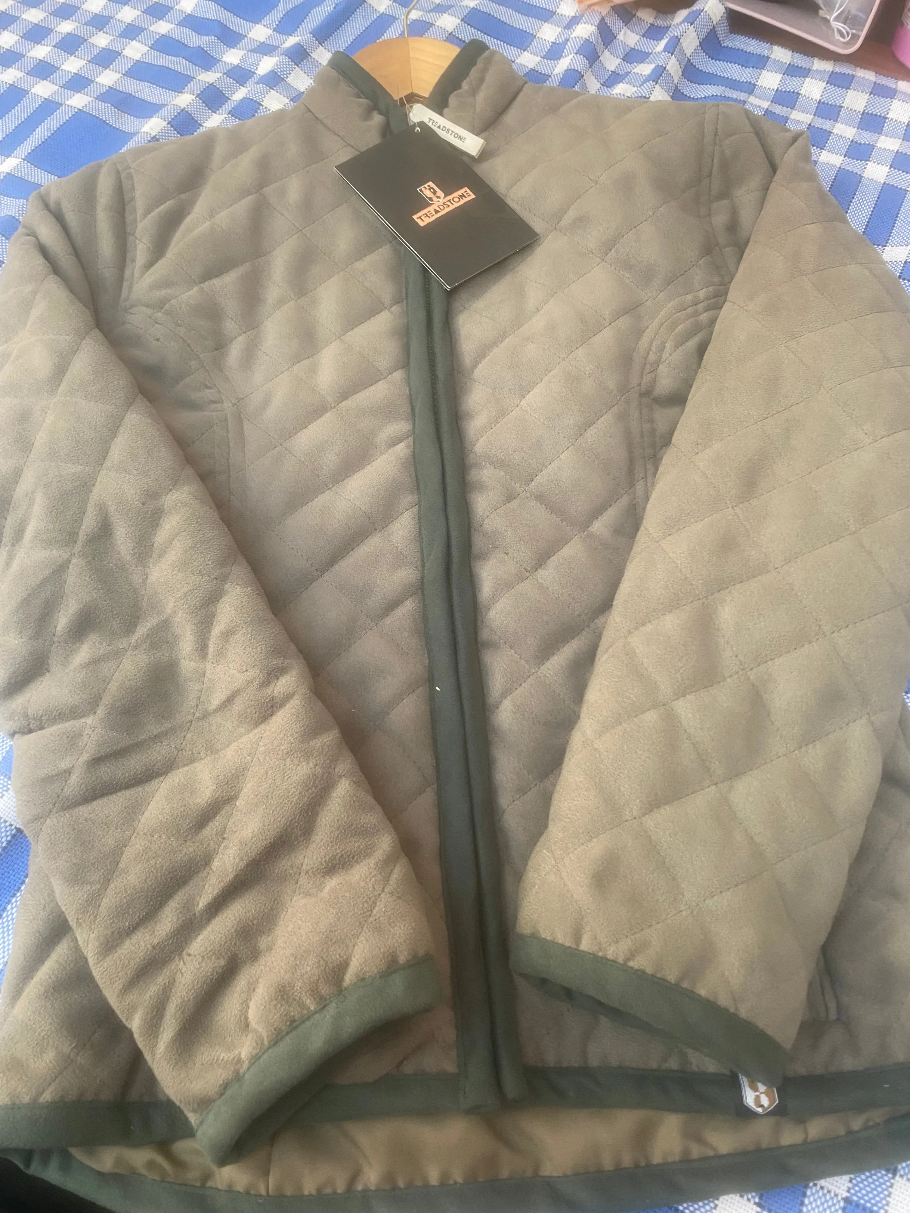 New treadstone khaki padded jacket age 8-9 FREE POSTAGE🟢