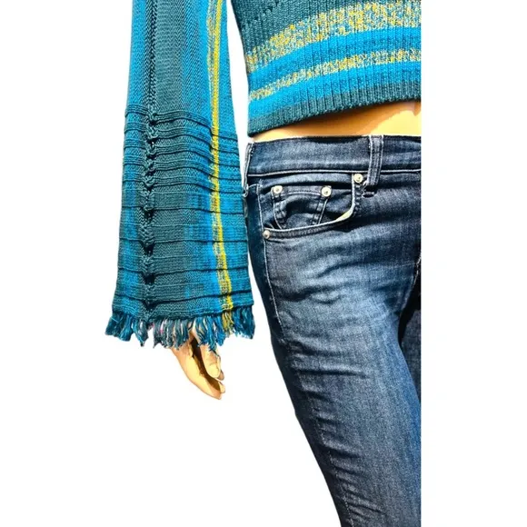 NWT Free People Cropped Knit Sweater in excellent condition Size XS Wide Sleeves