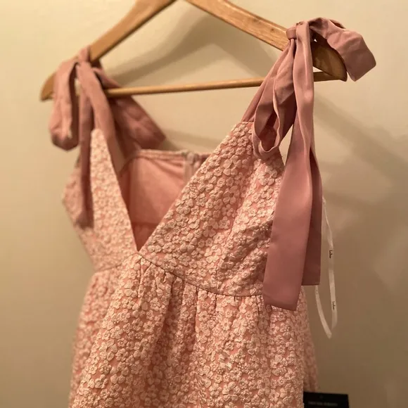 NWT Lulu's Pink Jacquard Floral Tie-Strap Mini Dress