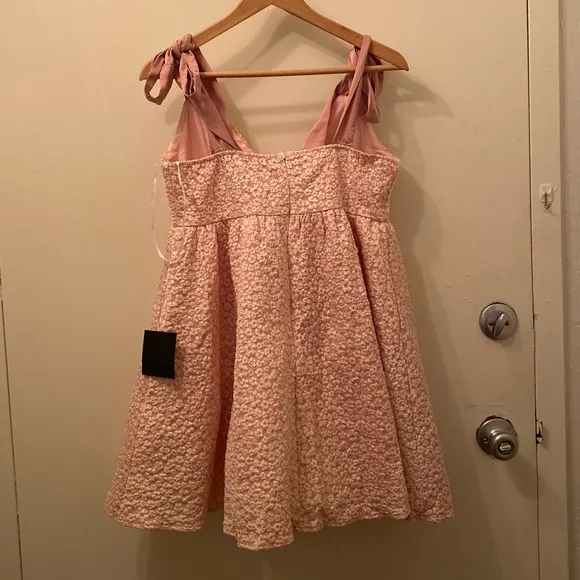 NWT Lulu's Pink Jacquard Floral Tie-Strap Mini Dress
