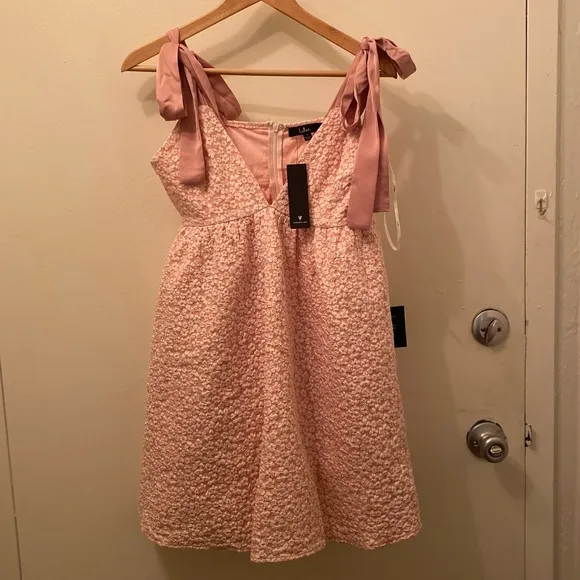 NWT Lulu's Pink Jacquard Floral Tie-Strap Mini Dress