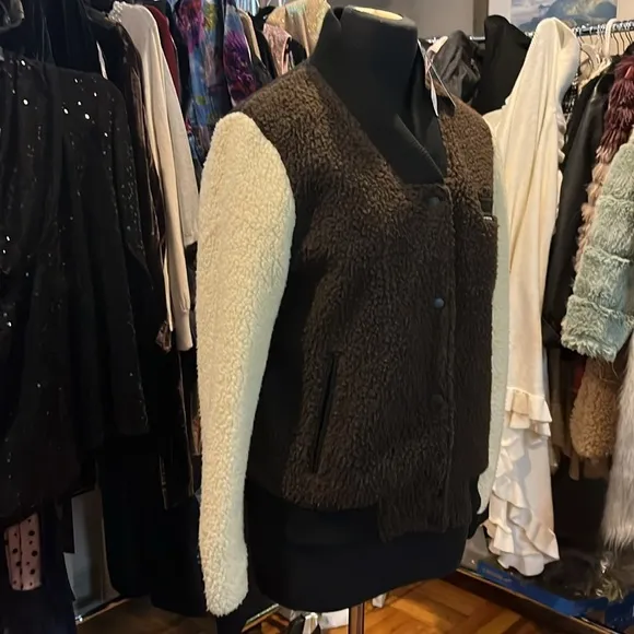 NWT Members Only  women’s Sherpa baseball jacket
