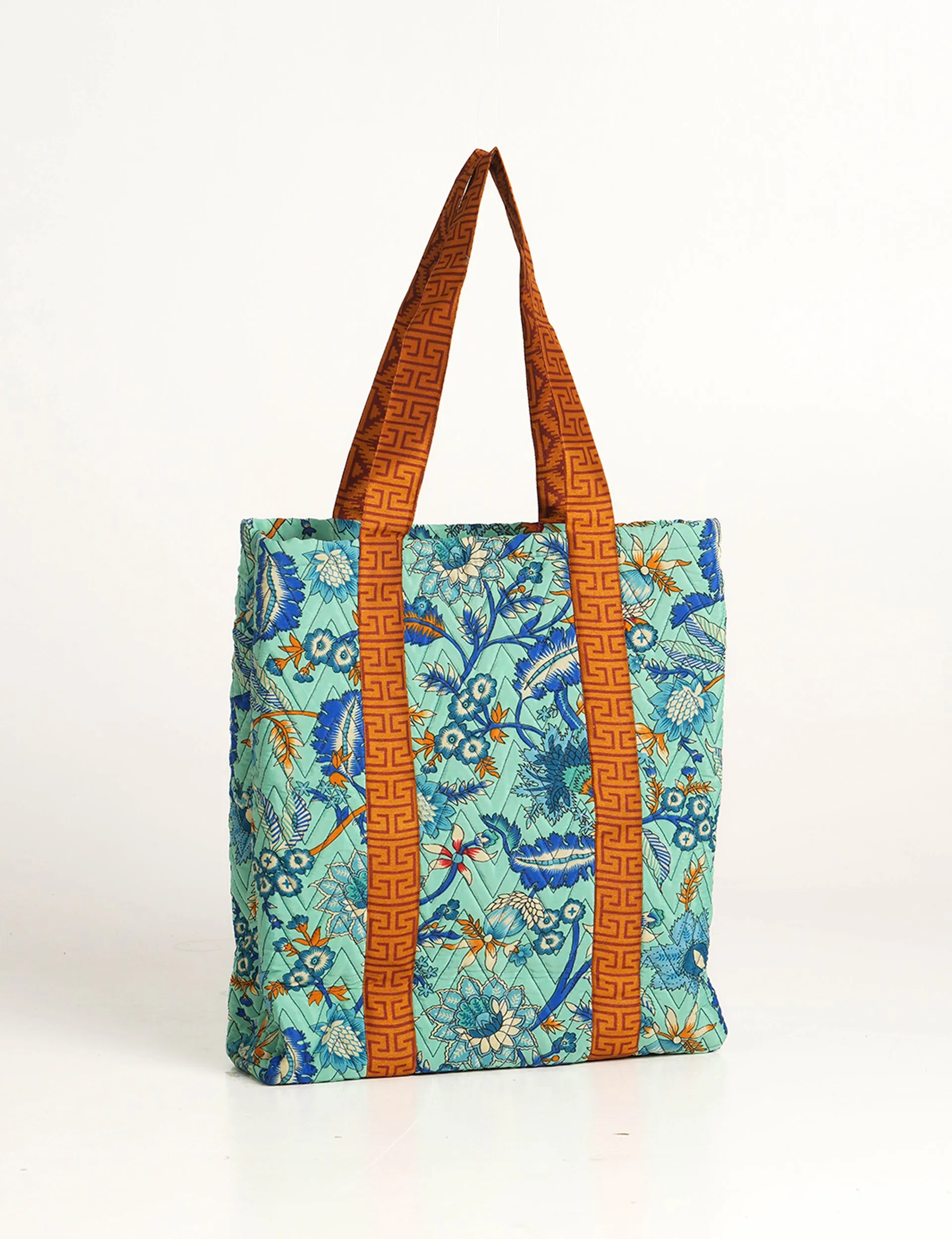 QUILTED TOTE BAG