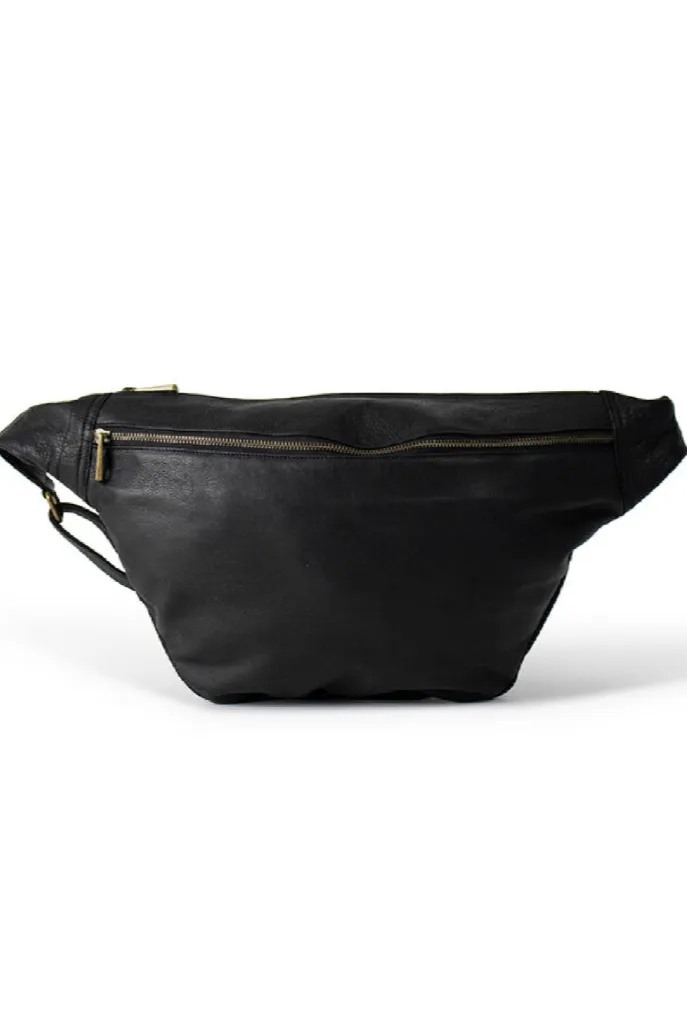 Re:Designed - Crossbody bag - Black leather - Merla Urban