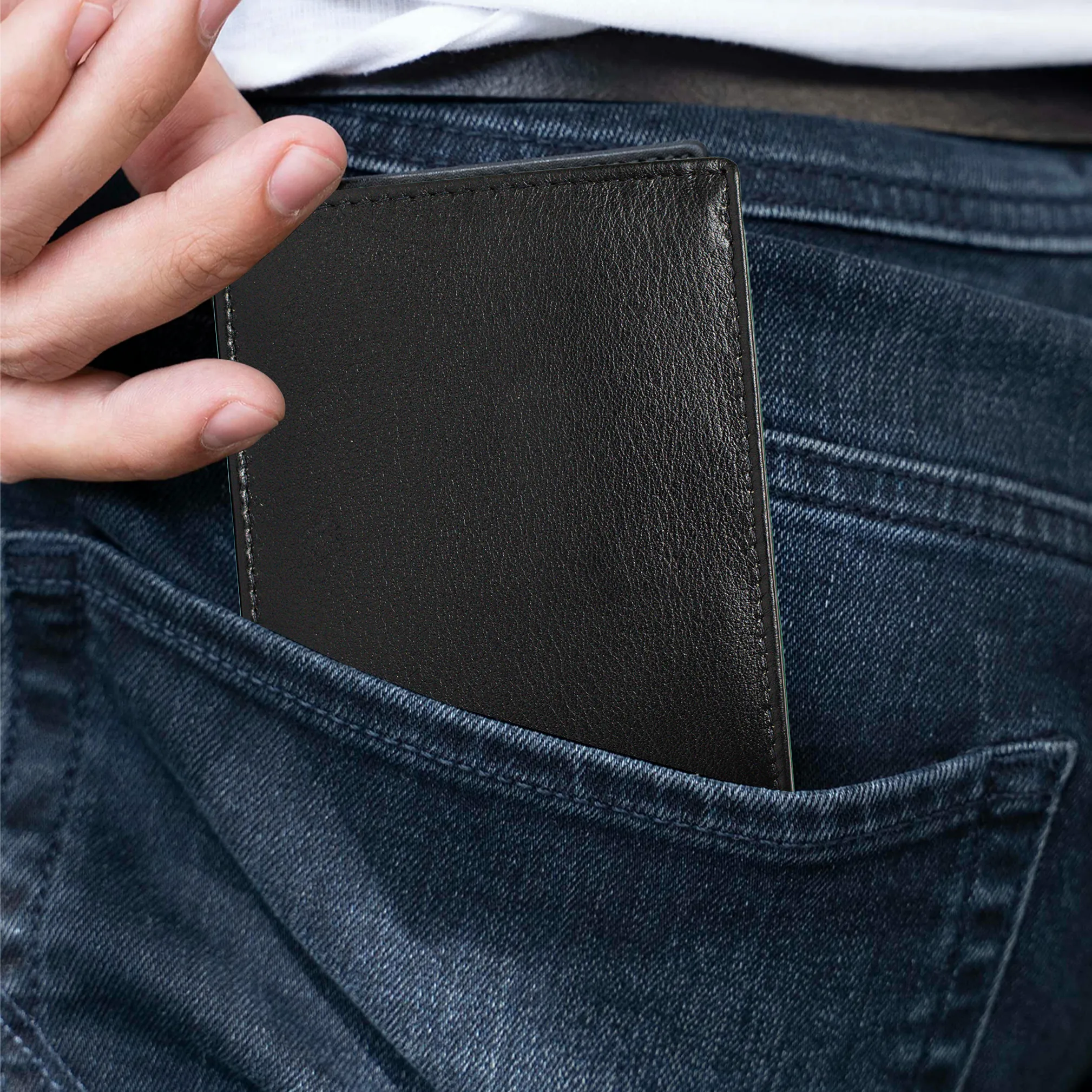Sleek RFID-Protected Wallets: Style and Security Combined