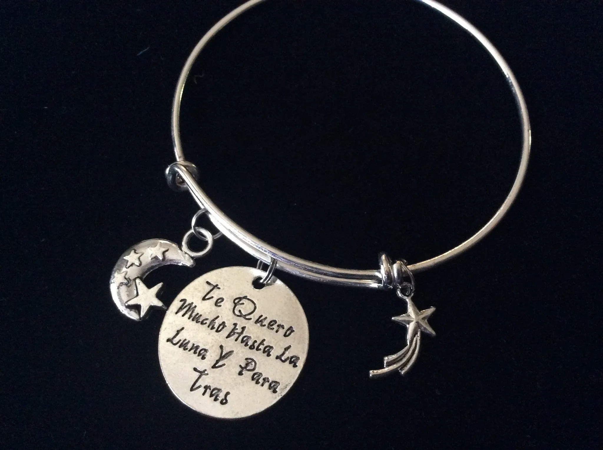 Spanish Bracelet Translates to I Love You to the Moon and Back with Shooting Star Stamped Word Quote on Expandable Adjustable Wire Bangle Bracelet Gift