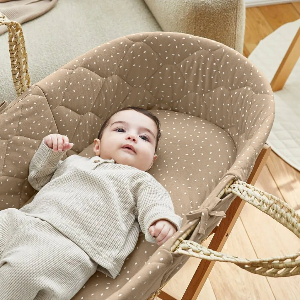 THE LITTLE GREEN SHEEP Quilted Moses Basket and Static Stand Bundle - Truffle Rice