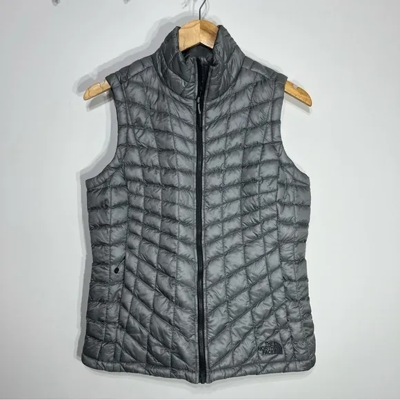 The North Face Thermoball Trekker Quilted Vest Women’s Size S Gray