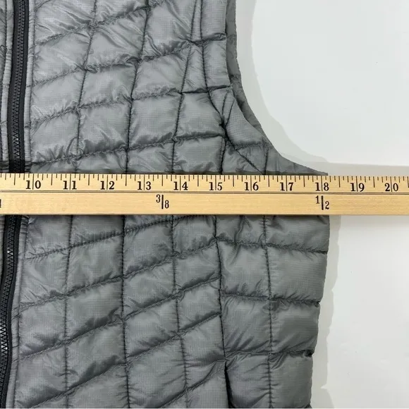 The North Face Thermoball Trekker Quilted Vest Women’s Size S Gray